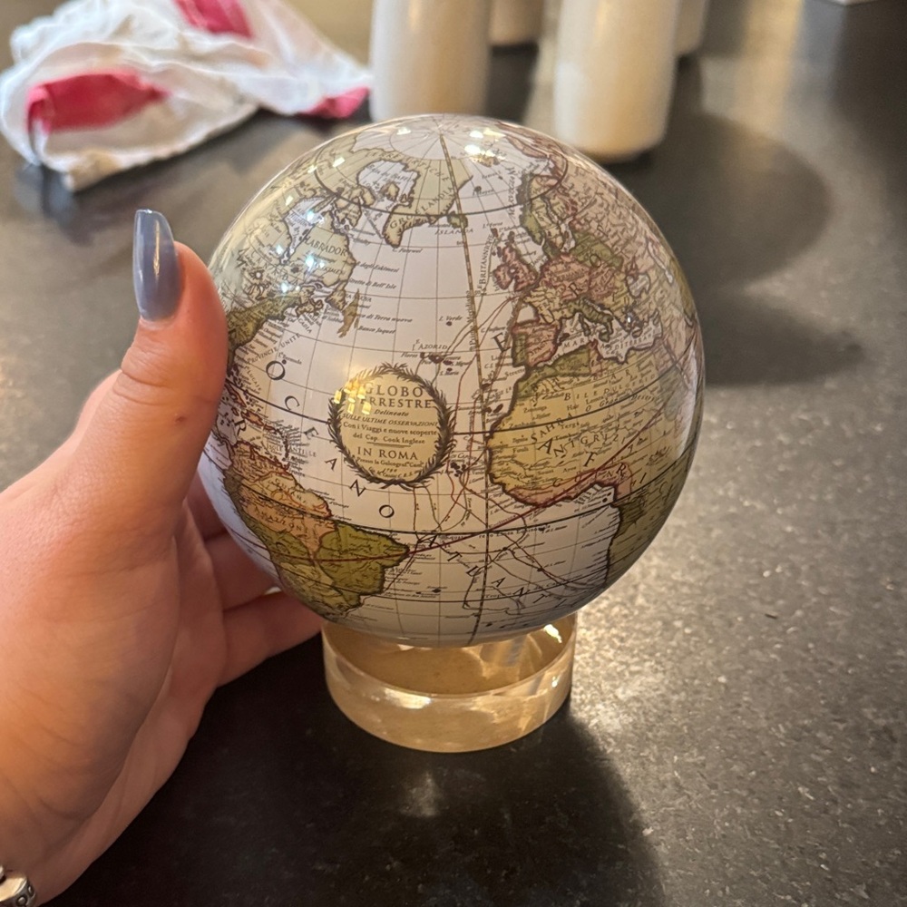 Vintage Style Globe mova discounted because it’s missing the prongs. Never used